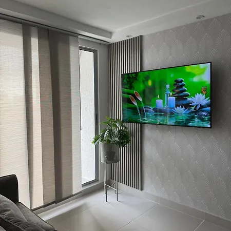 Apartamento Lindo A 3 Calles De Playas Y A 3 Minutos Del Centro Histórico *