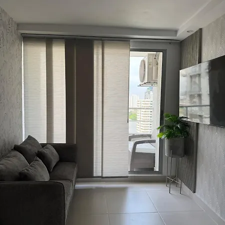 Lindo A 3 Calles De Playas Y A 3 Minutos Del Centro Histórico Apartamento *